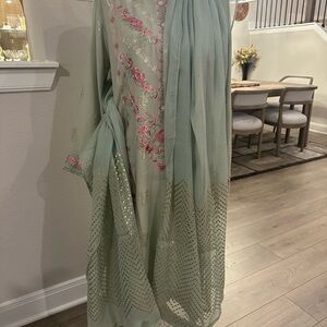 PAKISTANI  3 PIECE EMBROIDERED COTTON SILK SUIT (LUXURY-PRET)BRAND NEW